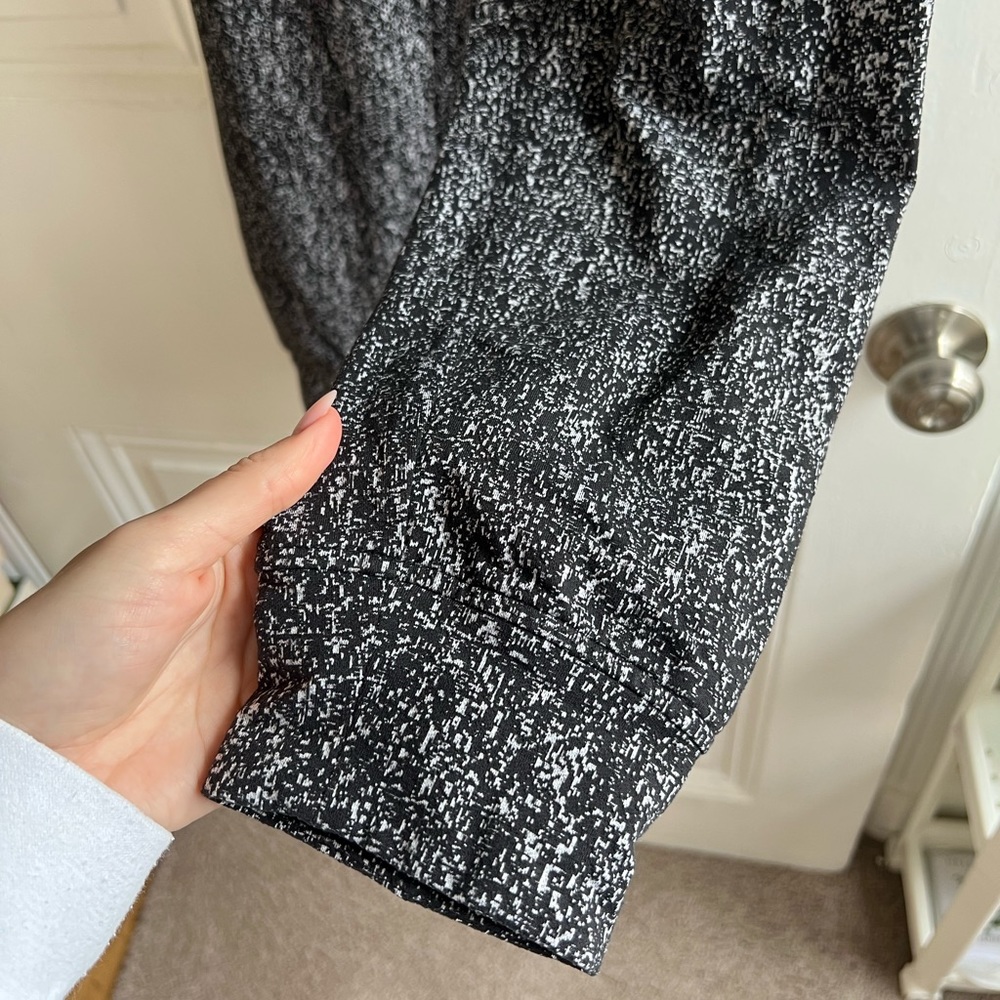 Lululemon Like New Ready to Rulu Pant in Jacquard Black White Size 4 - Picture 4 of 11